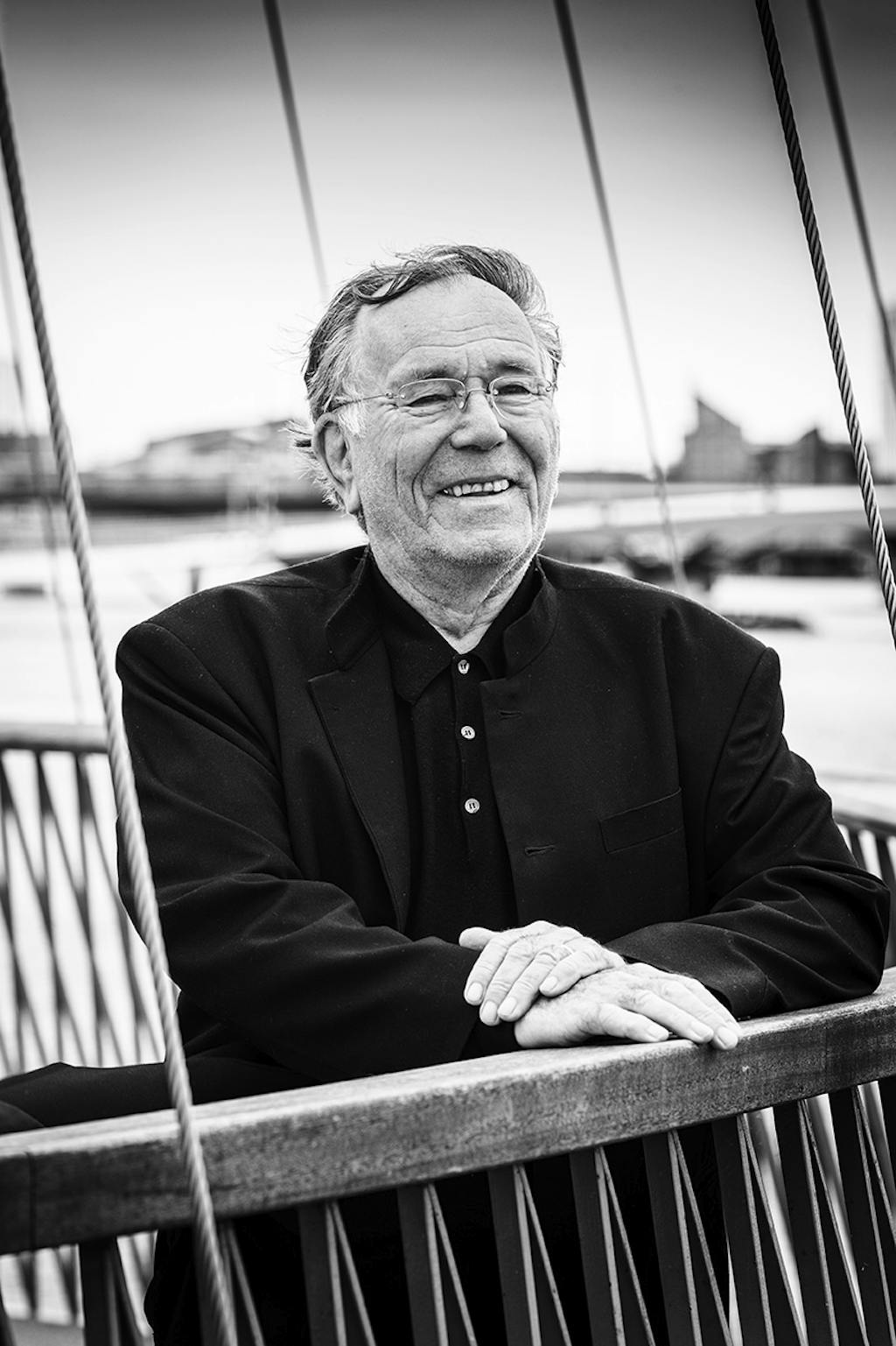 Jan Gehl på cirkelbroen ved Islands Brygge Jan Gehl på cirkelbroen ved Islands Brygge