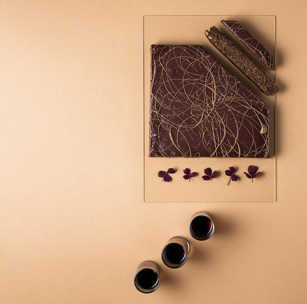 Mazarinkage med brombær, perfekt som dessert.