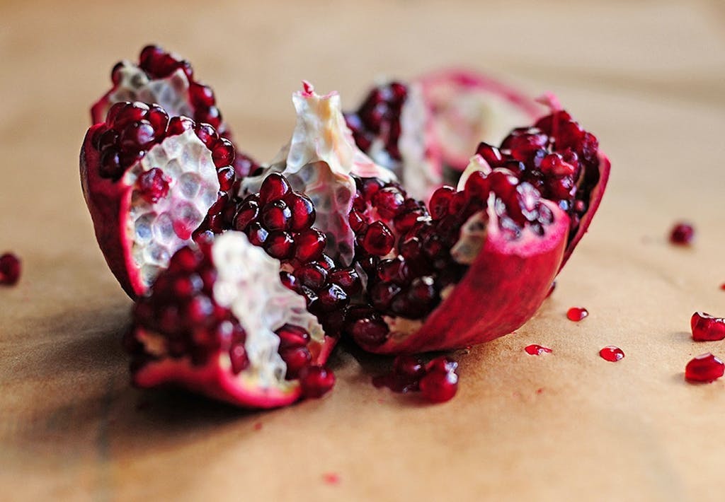 Sådan åbner du et granatæble