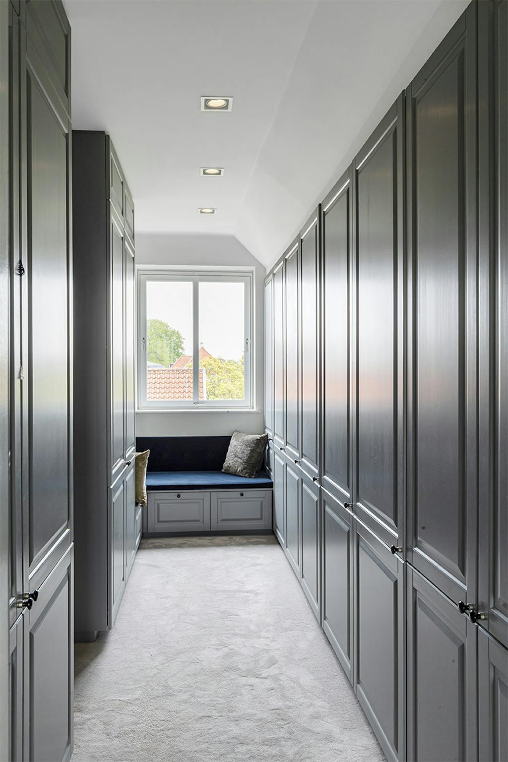 Walk-in-closet