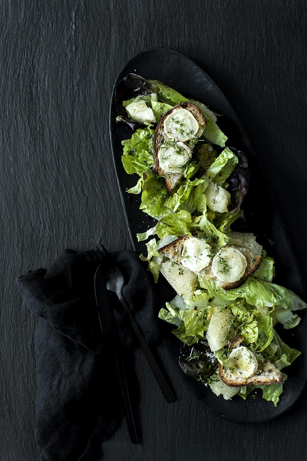 Chévre chaud med pomelo og appelsinvinaigrette