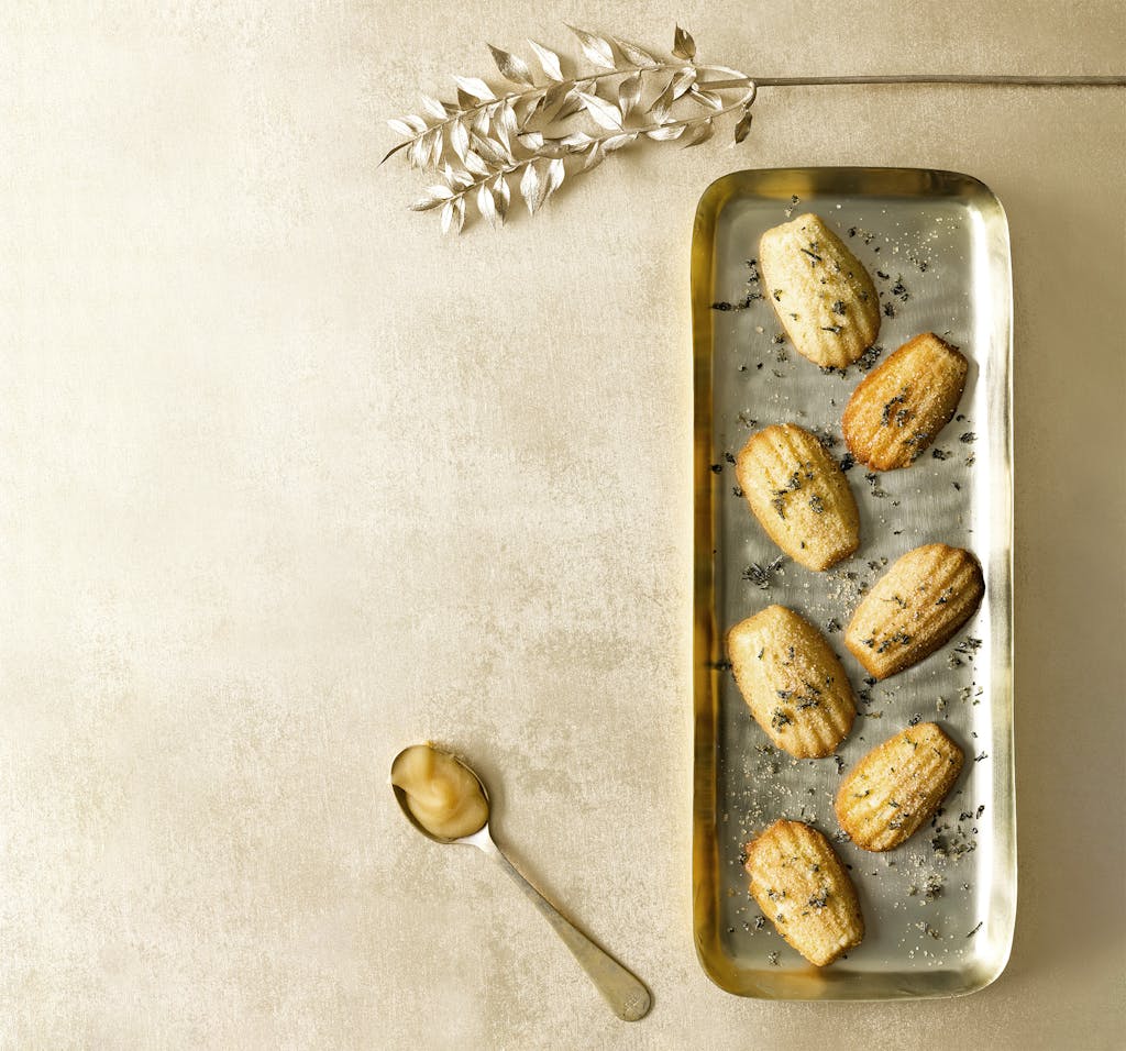 Honningmadeleines med rosmarinsukker