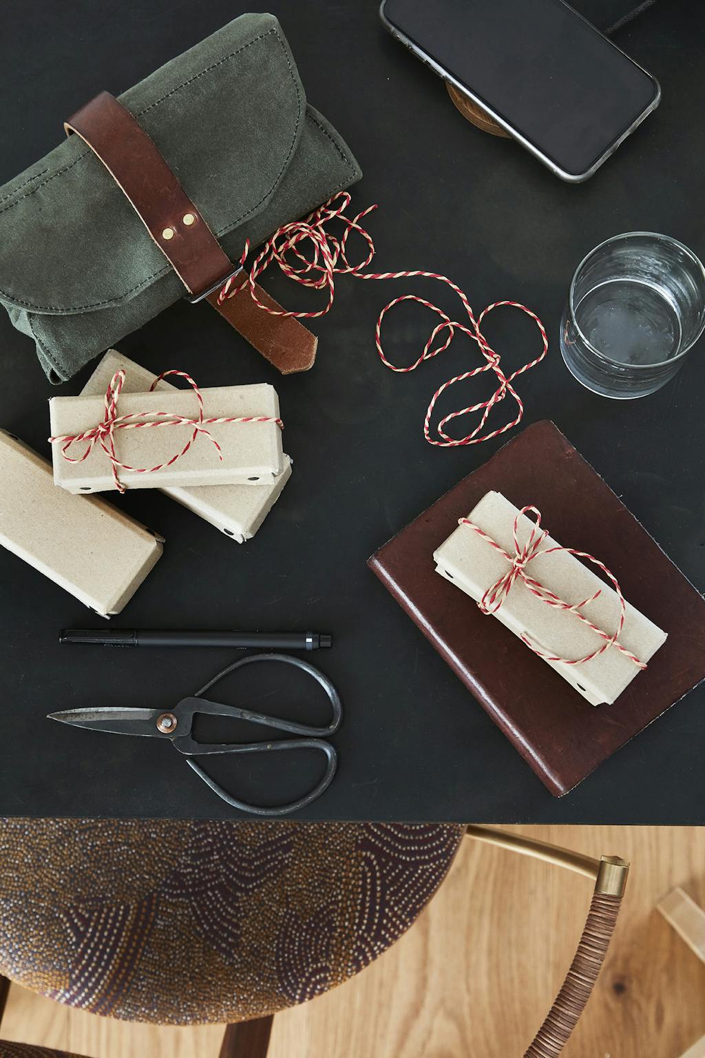 Julegaver pakkes ind