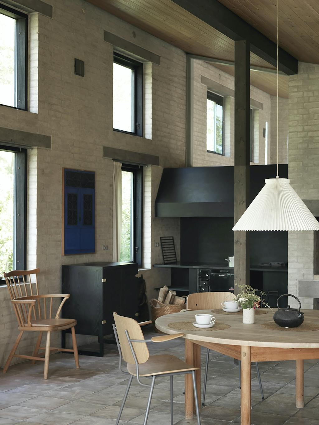 Het zomerhuis van Børge Mogensen met zijn comfortabele stokstoel Het zomerhuis van Børge Mogensen met zijn comfortabele stokstoel
