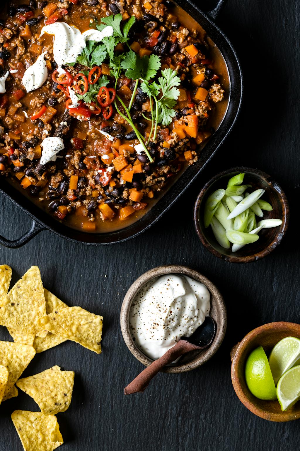 Chili con carne med tilbehør