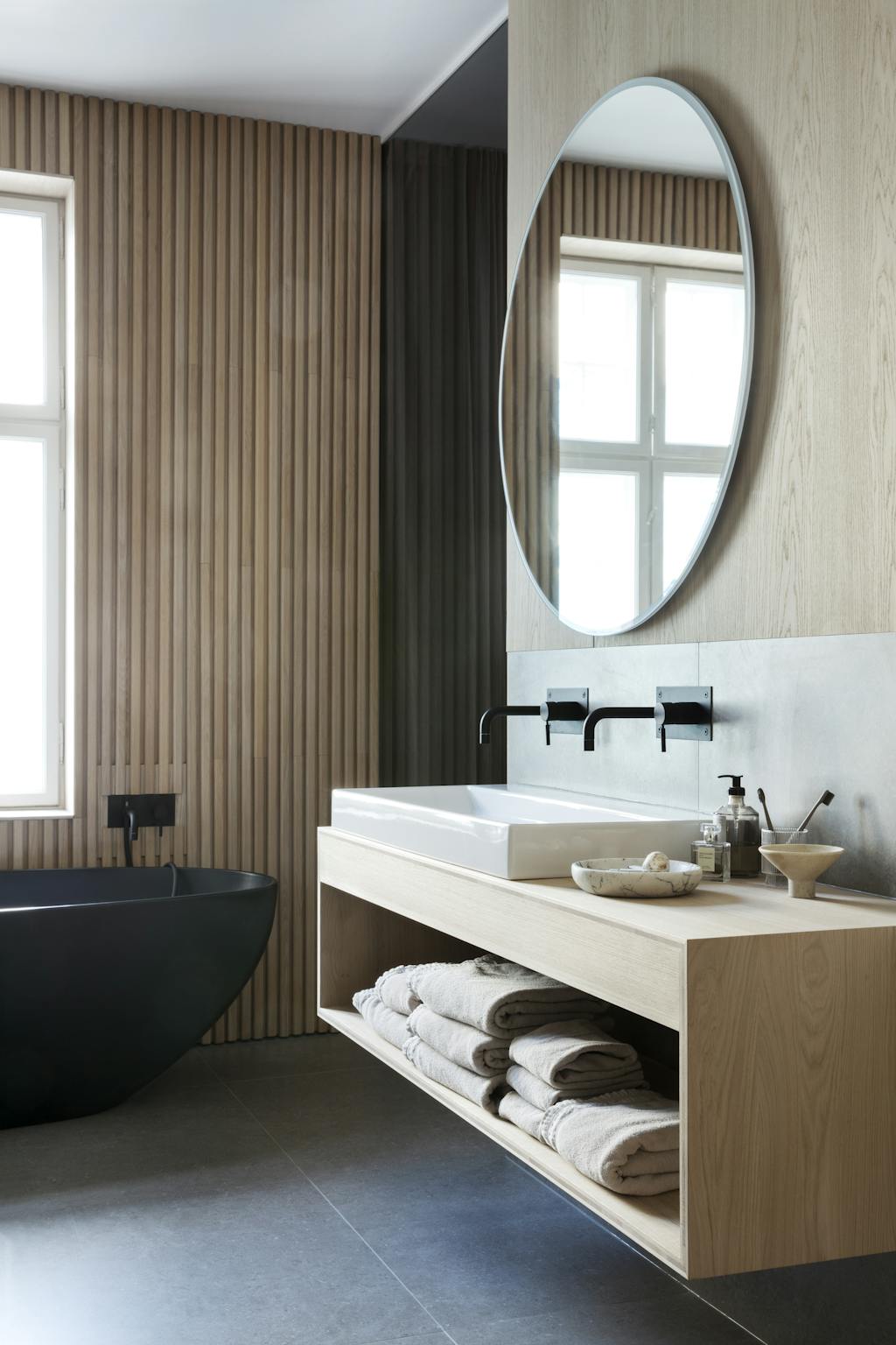 BADEN IN HET HOUT. BADEN IN HET HOUT.