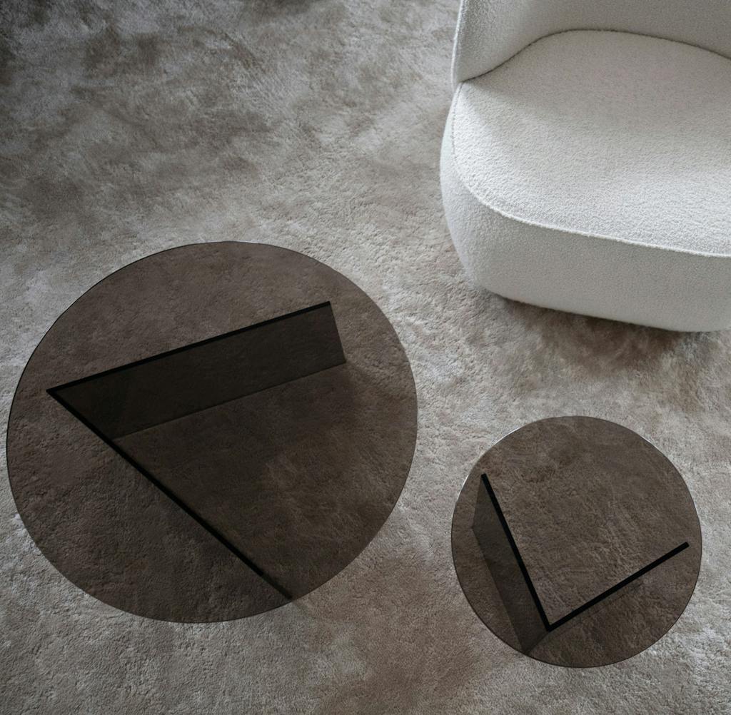 doorzichtige glazen salontafel