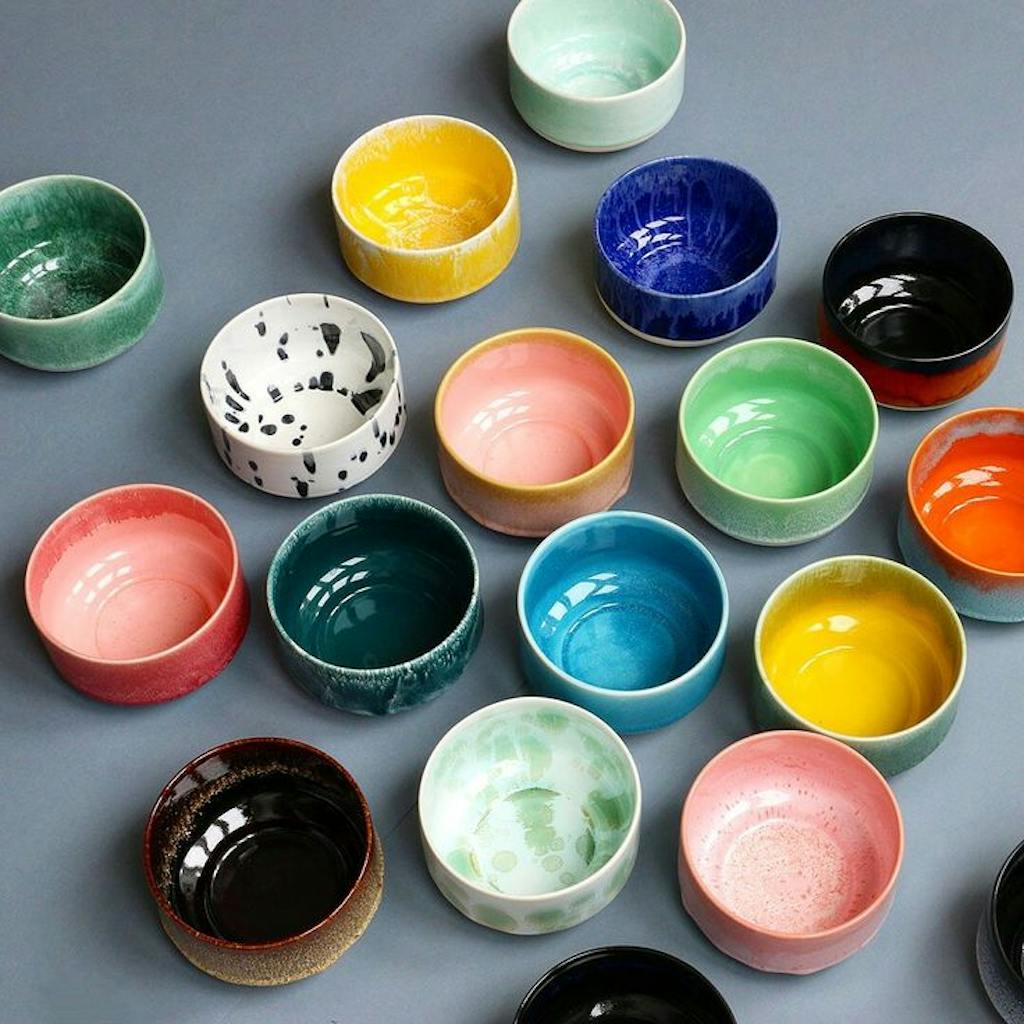 kleurrijke Japans geïnspireerde keramische kommen