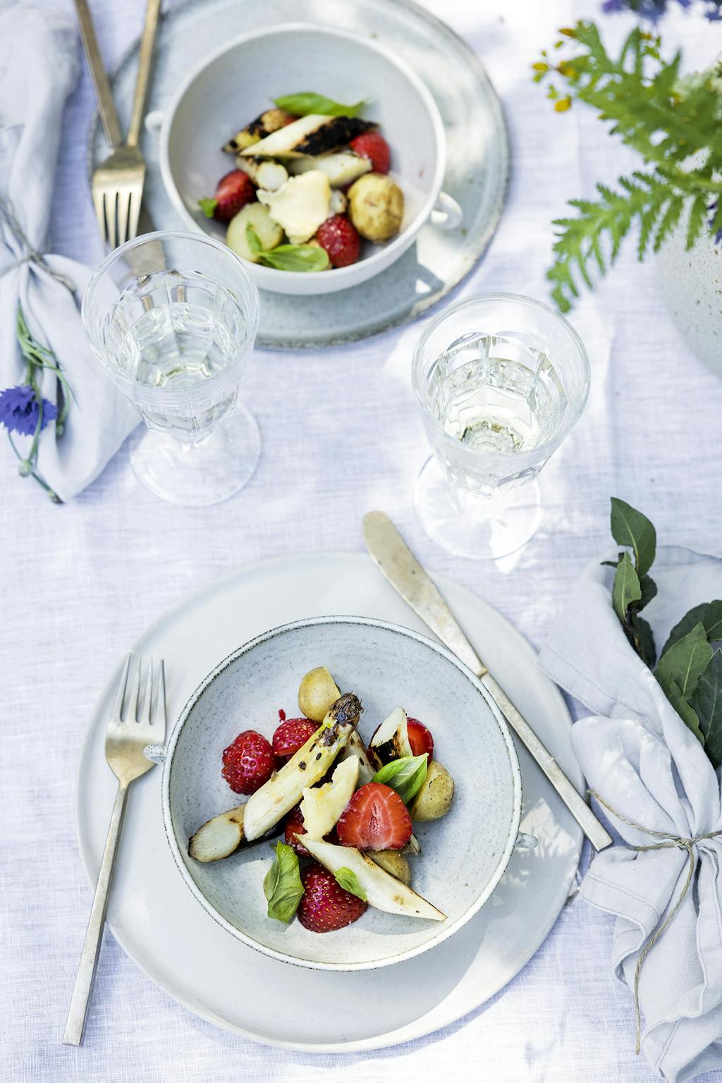 Hvide asparges, nye kartofler