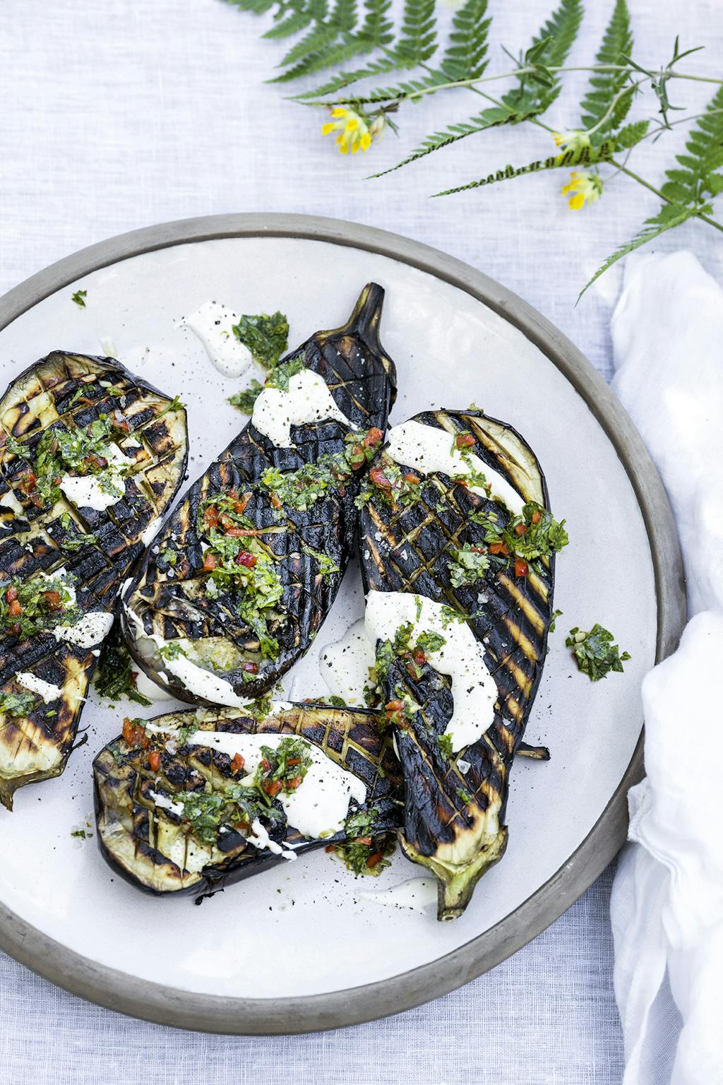 Grillet aubergine med chimichurri