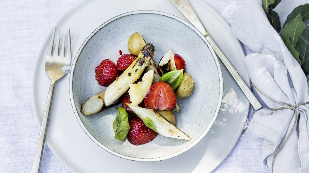 Hvide asparges, nye kartofler