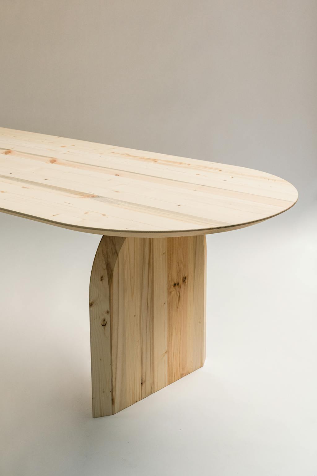 Limited edition tafel van afvalhout