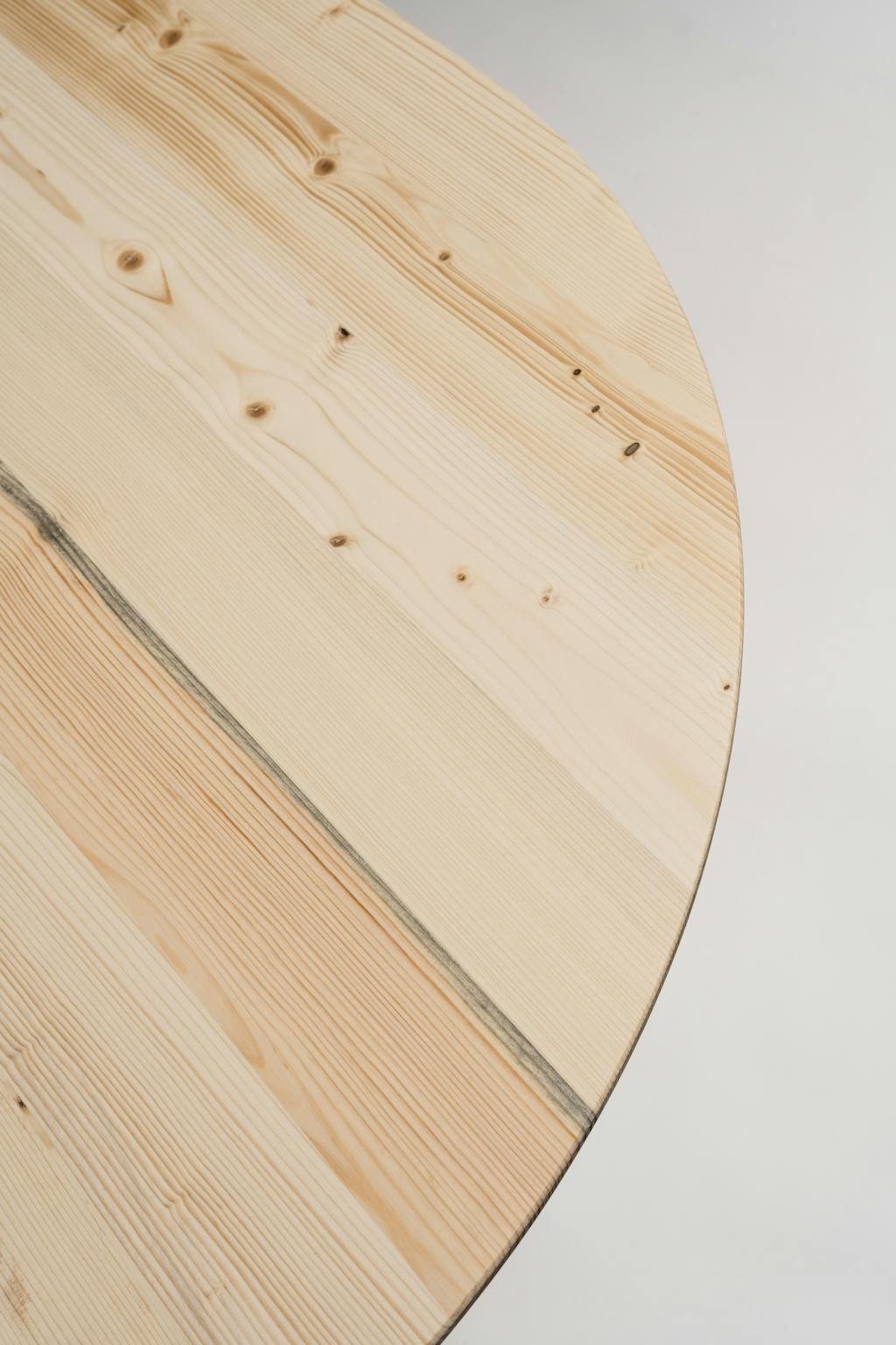 Limited edition tafel van afvalhout