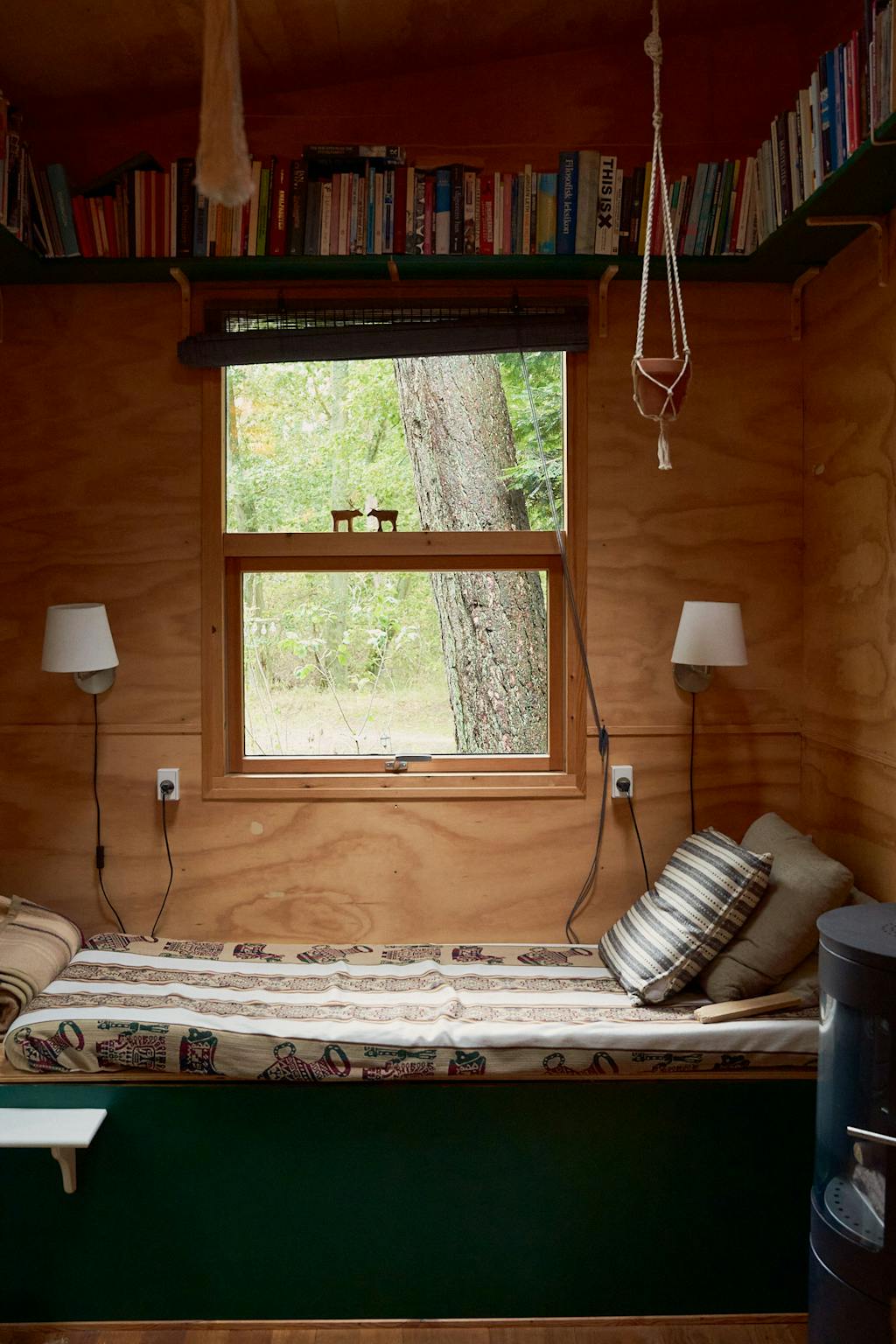 Sofa, gæsteseng og opbevaringsplads