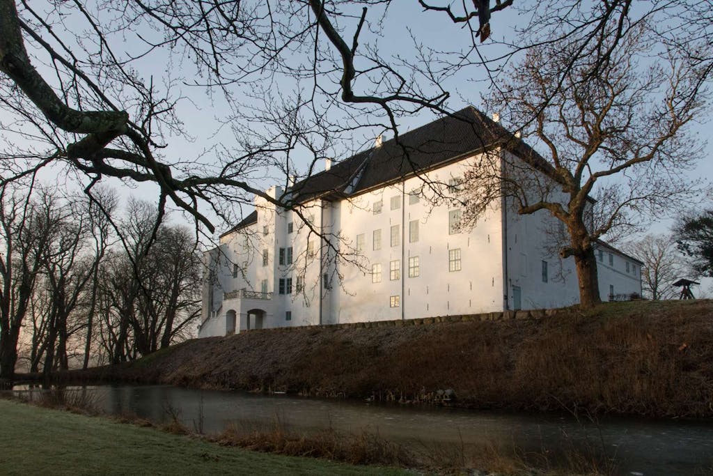 Dragsholm Slot i vinterperioden. Dragsholm Slot i vinterperioden.