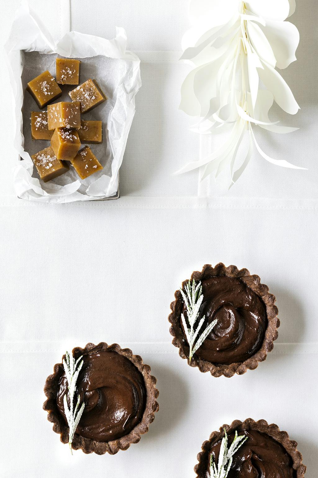 Chokoladetærter med ganache og fudge