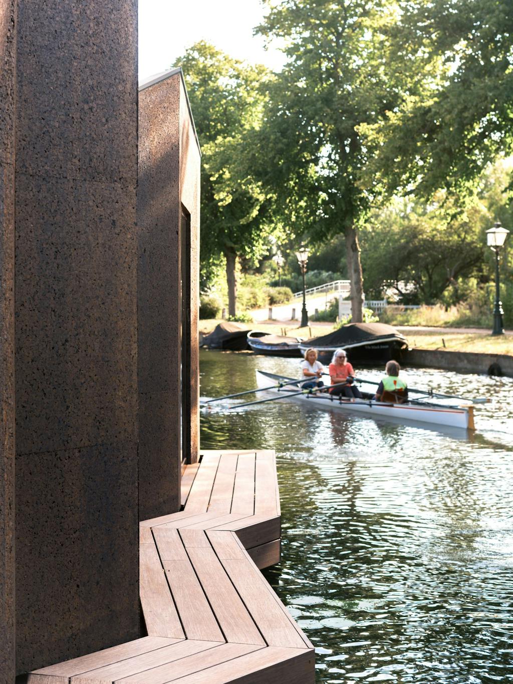 Duurzaam drijvend huis Leiden
