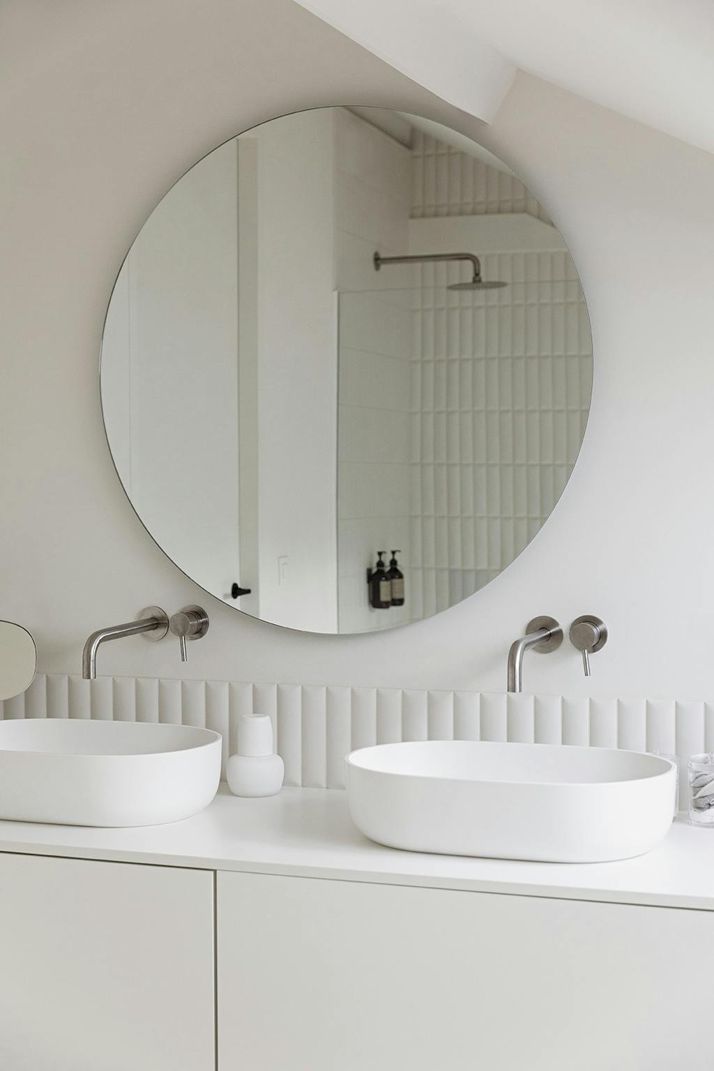 Minimalistisk badeværelse