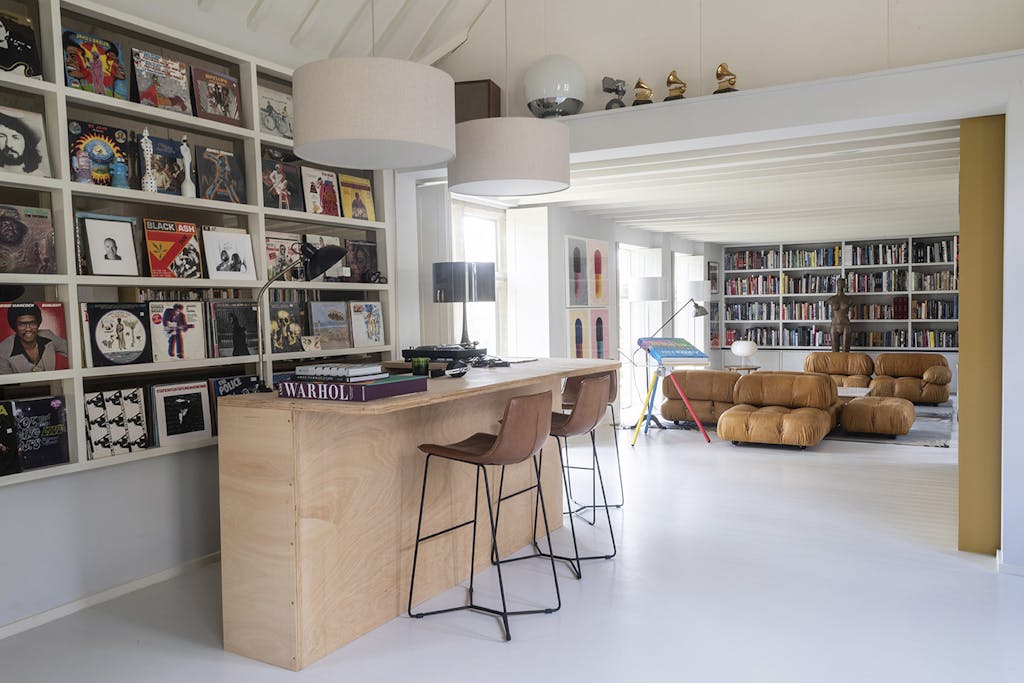 Bli med hjem til Coldplaybassist Guy Berryman bobedre.no