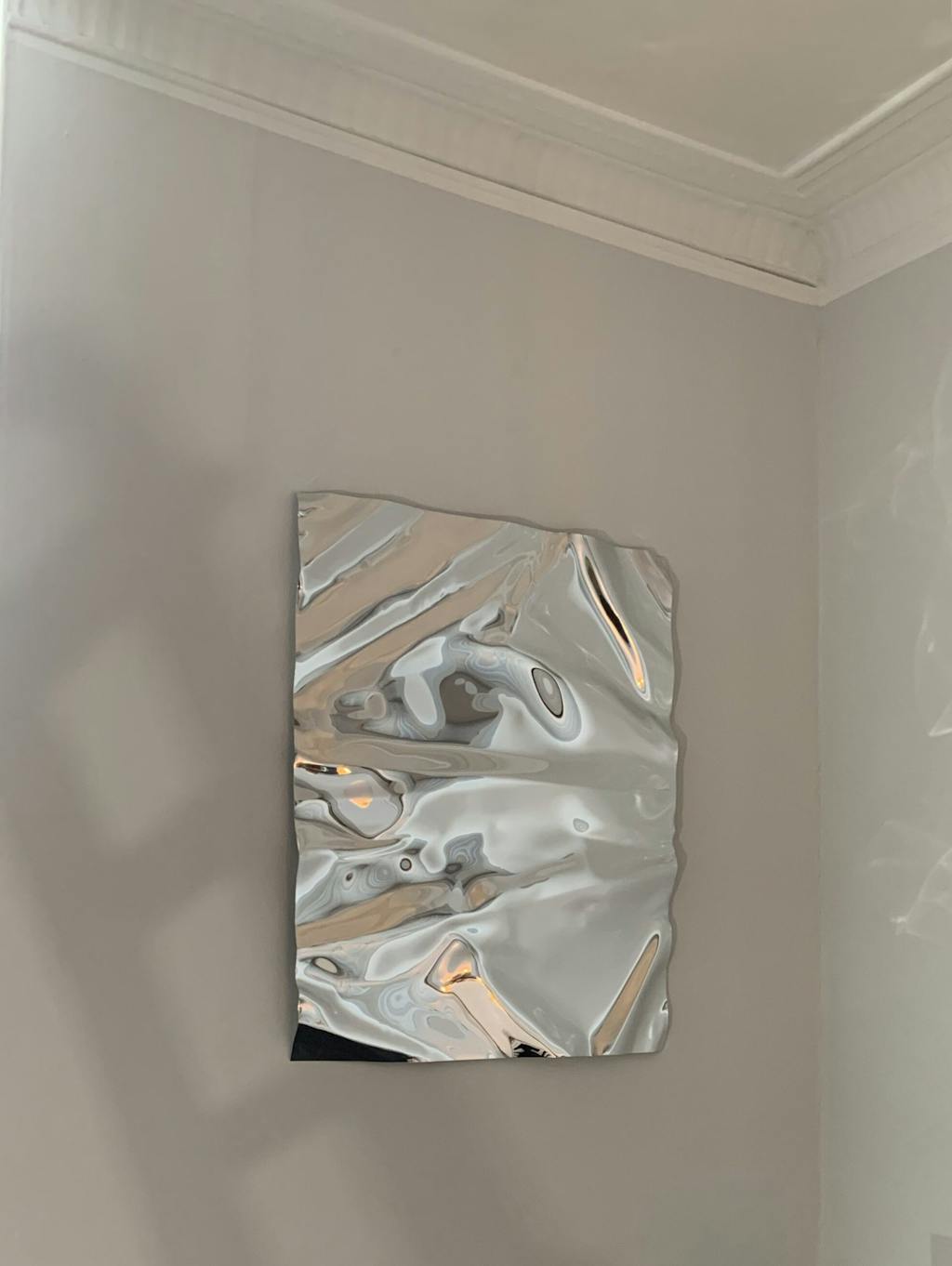 Psychedellic mirror showroom