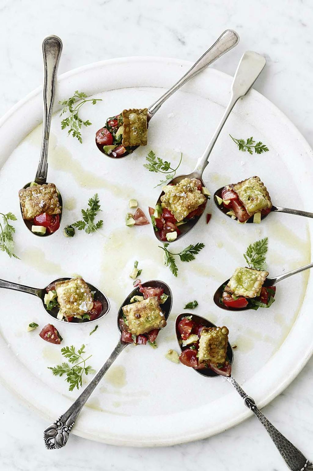 Ravioli med tomatsalat