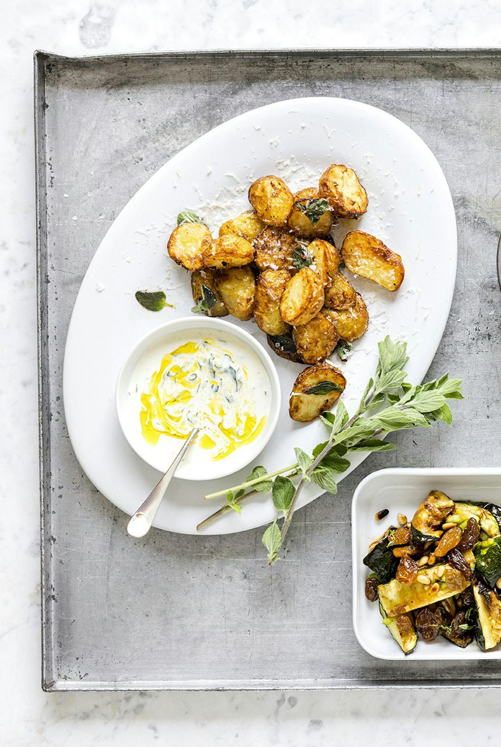 Sort peber- og parmesankartofler Sort peber- og parmesankartofler