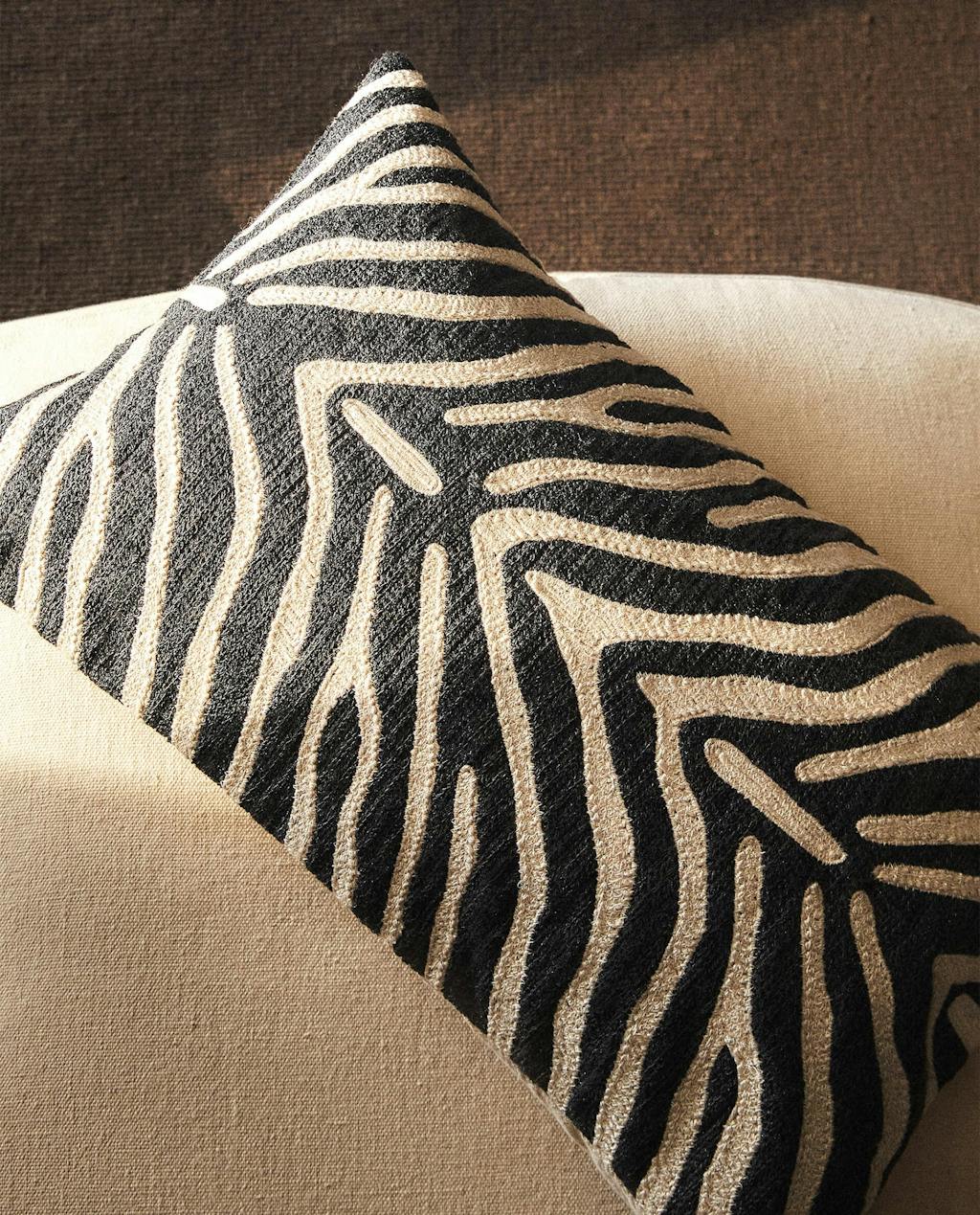 ZEBRA CUSHION COVER