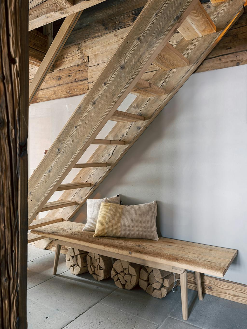 bænk under trappen bænk under trappen