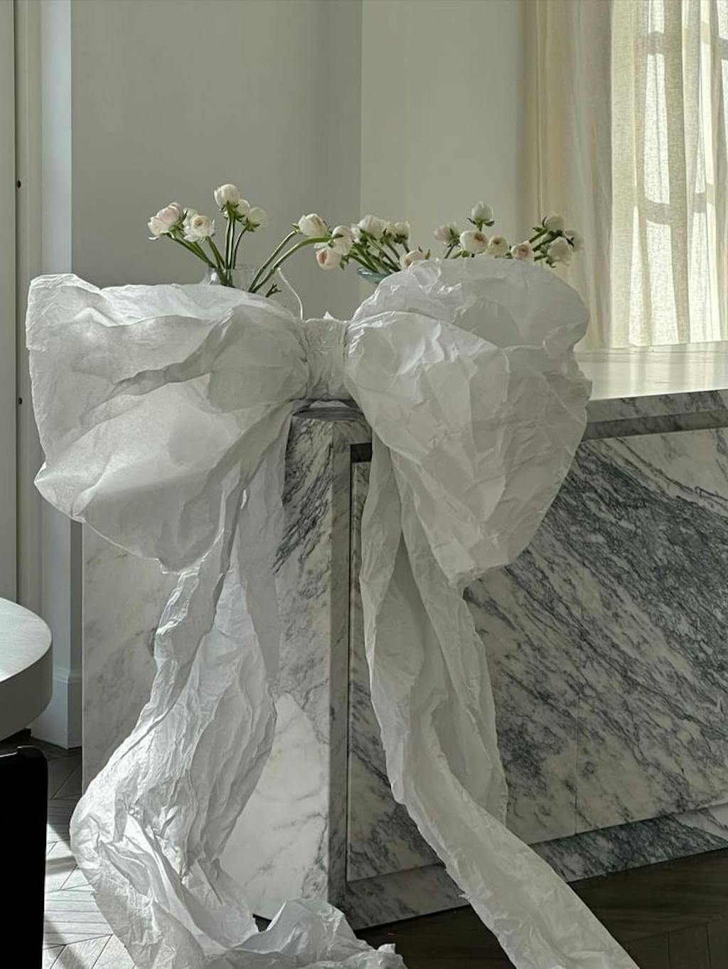 Stor sløjfe af papirdug