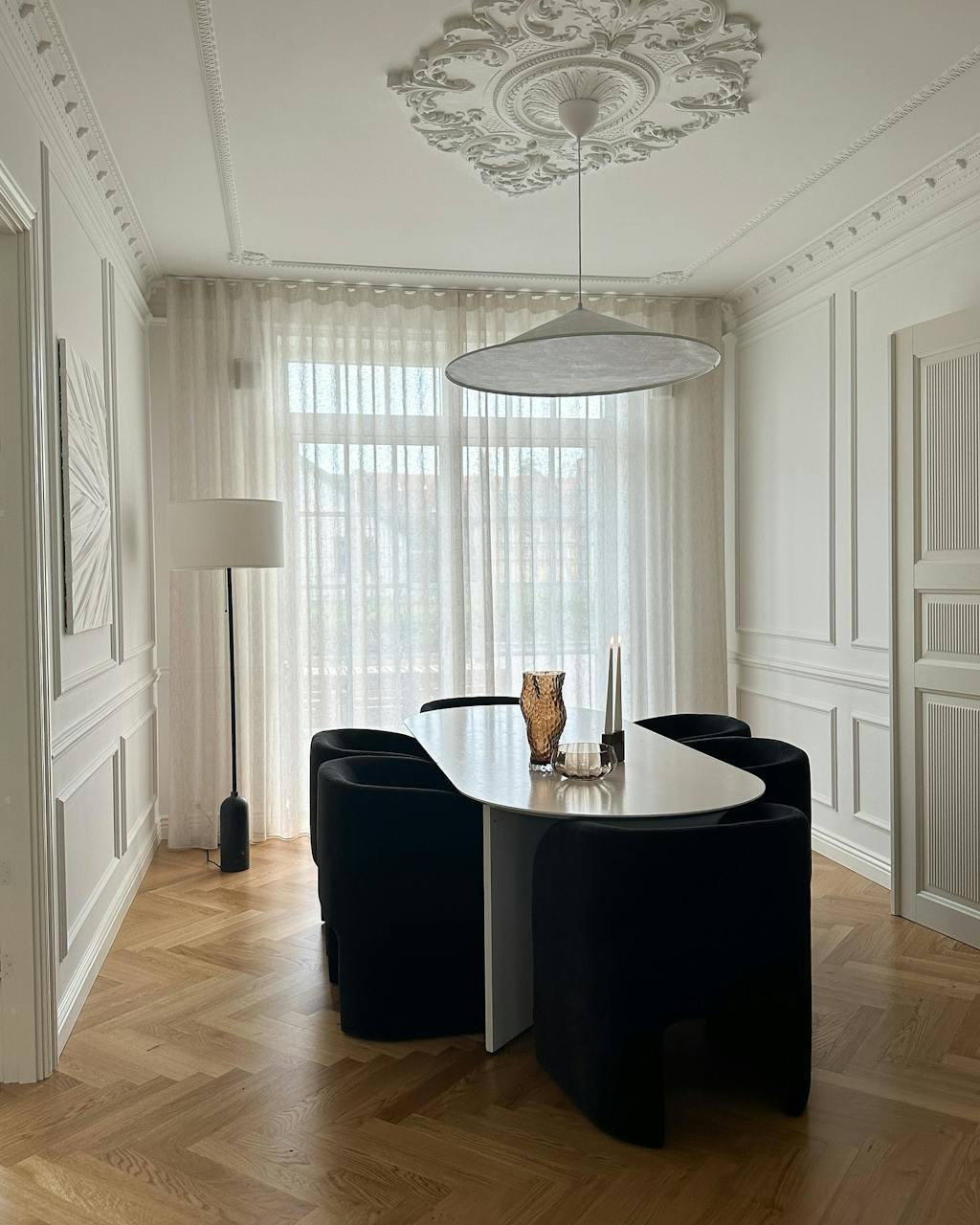 Spisestue med herskabelig stuk