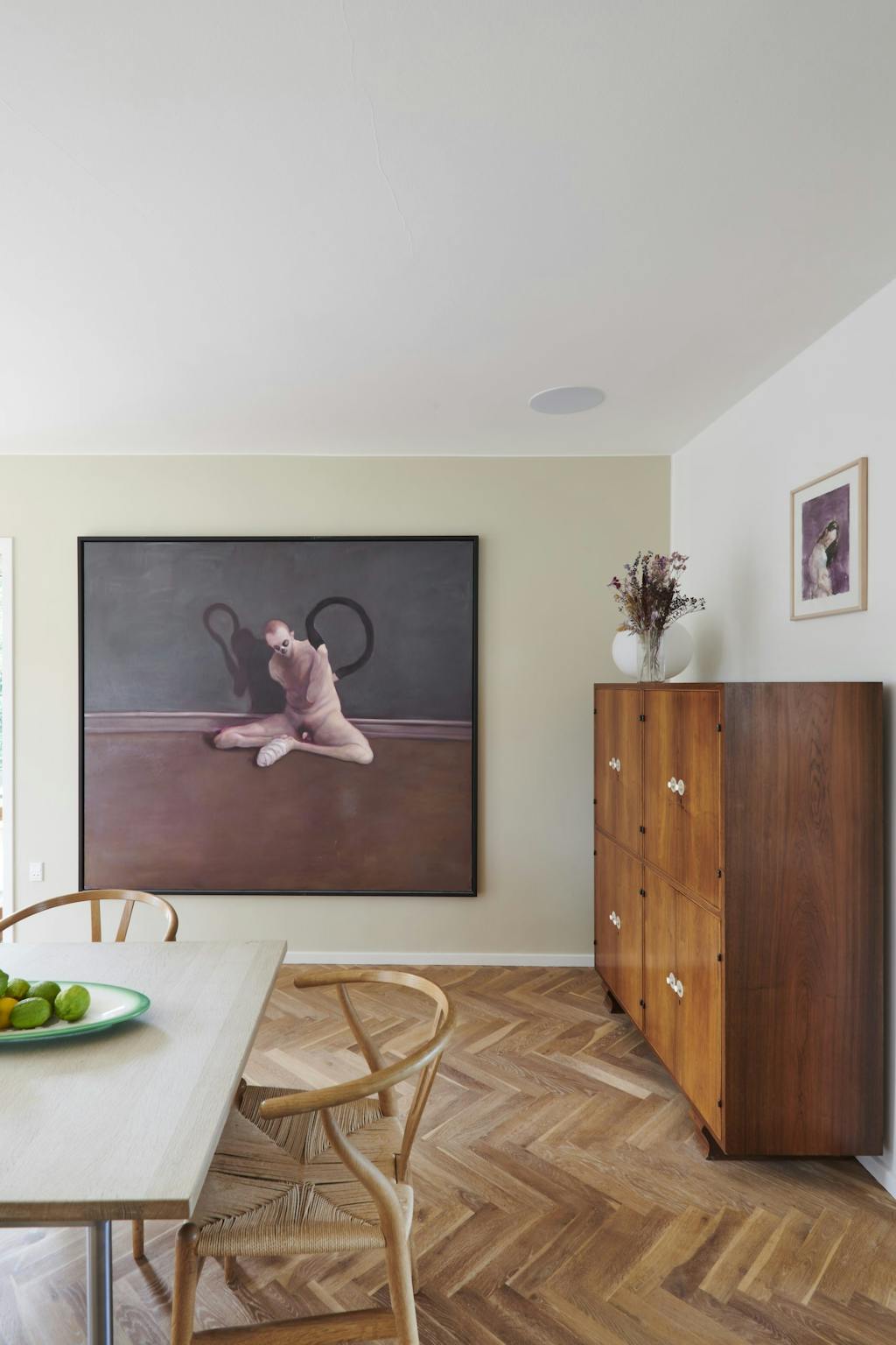 Spisestue med Kvium-maleri