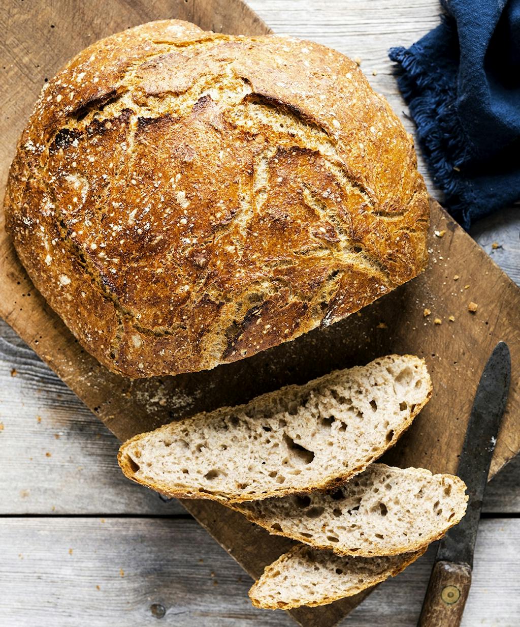 Opskrift på hjemmelavet bondebrød Opskrift på hjemmelavet bondebrød