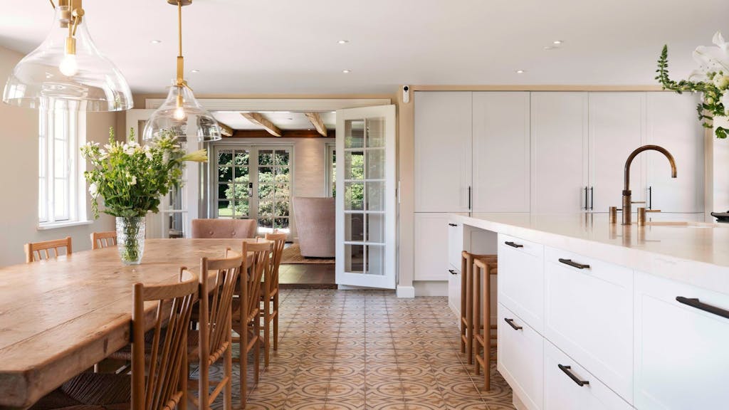 Hjemme hos Casper Christensen køkken-alrum