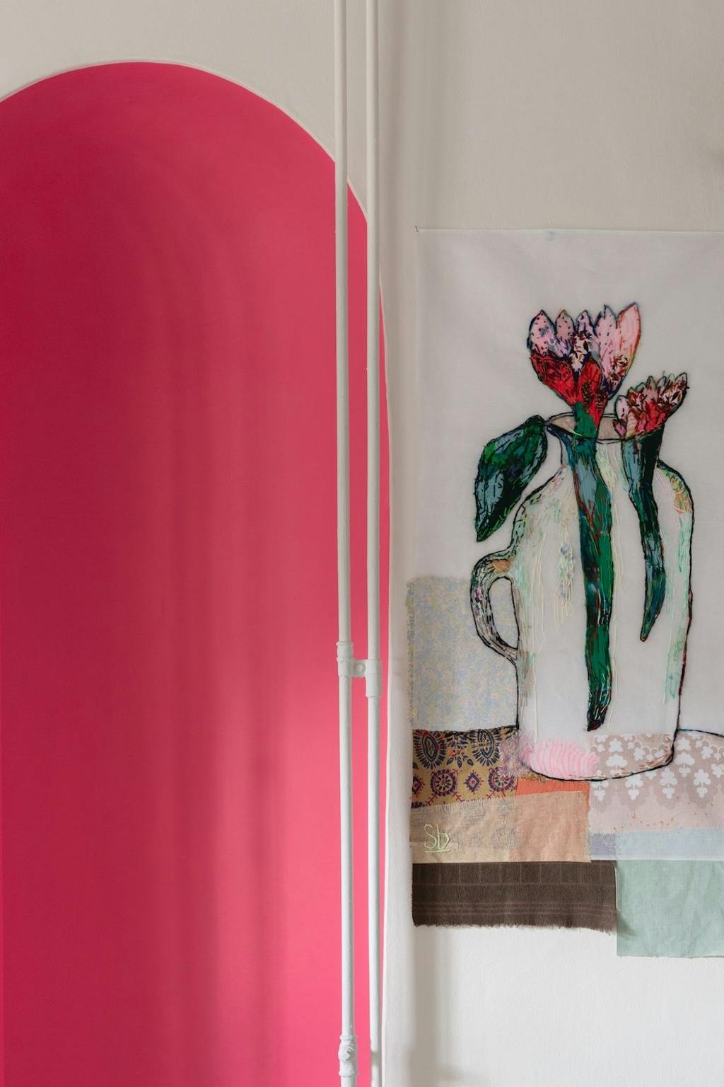 File Under Pop, vægfarve, pink, 'So What'