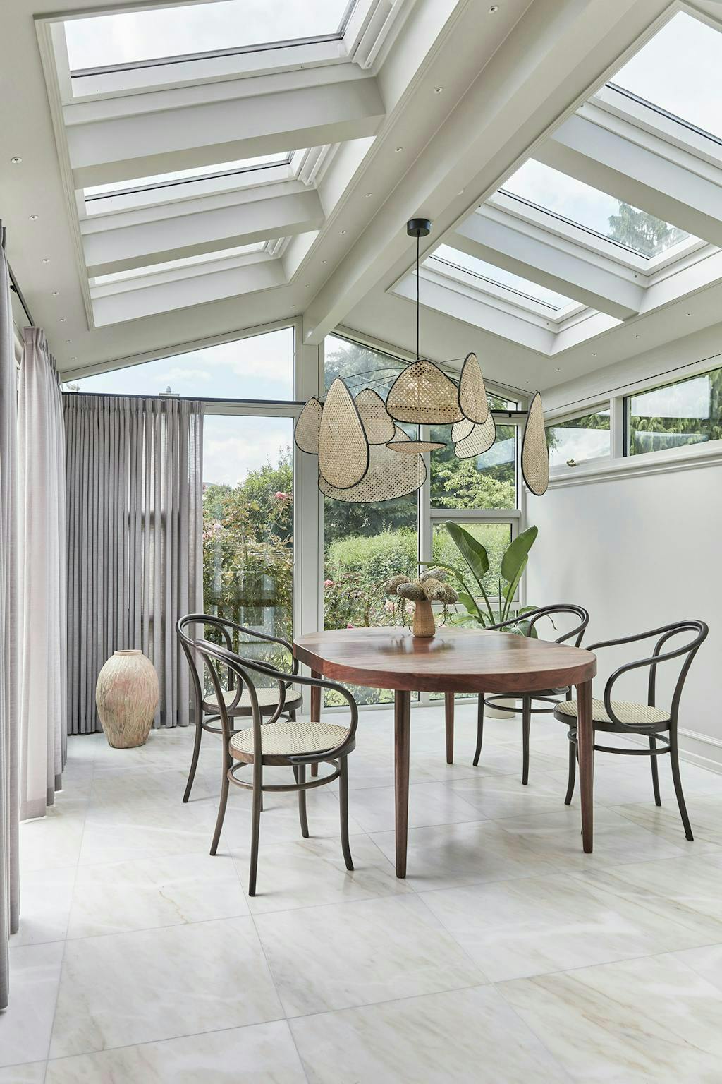 Serre met marmeren tegels