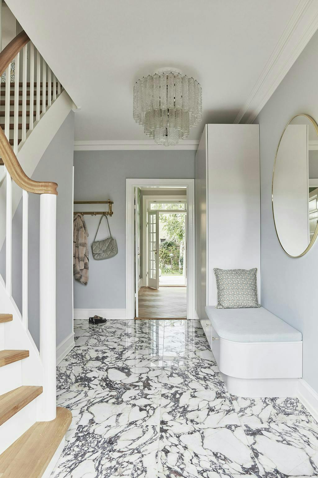 Entree met op maat gemaakte kast