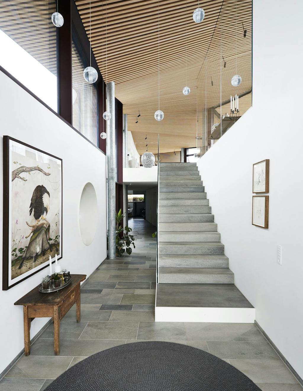 Indgangspartiet med kig til overetagen.