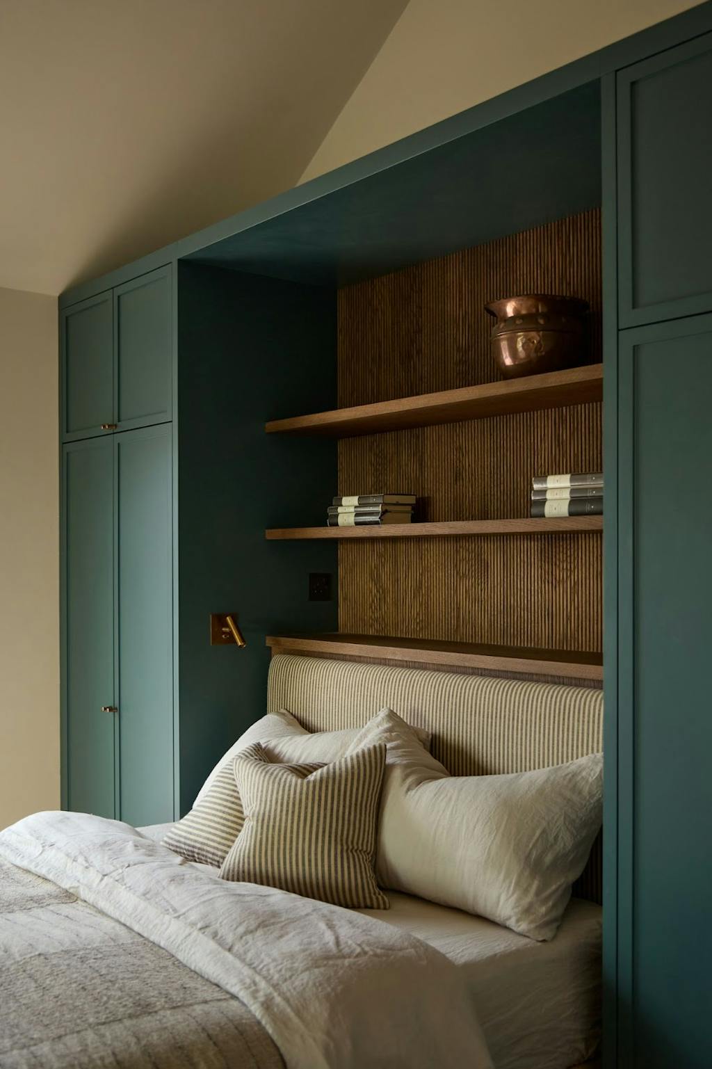 indbygget seng med garderobe indbygget seng med garderobe