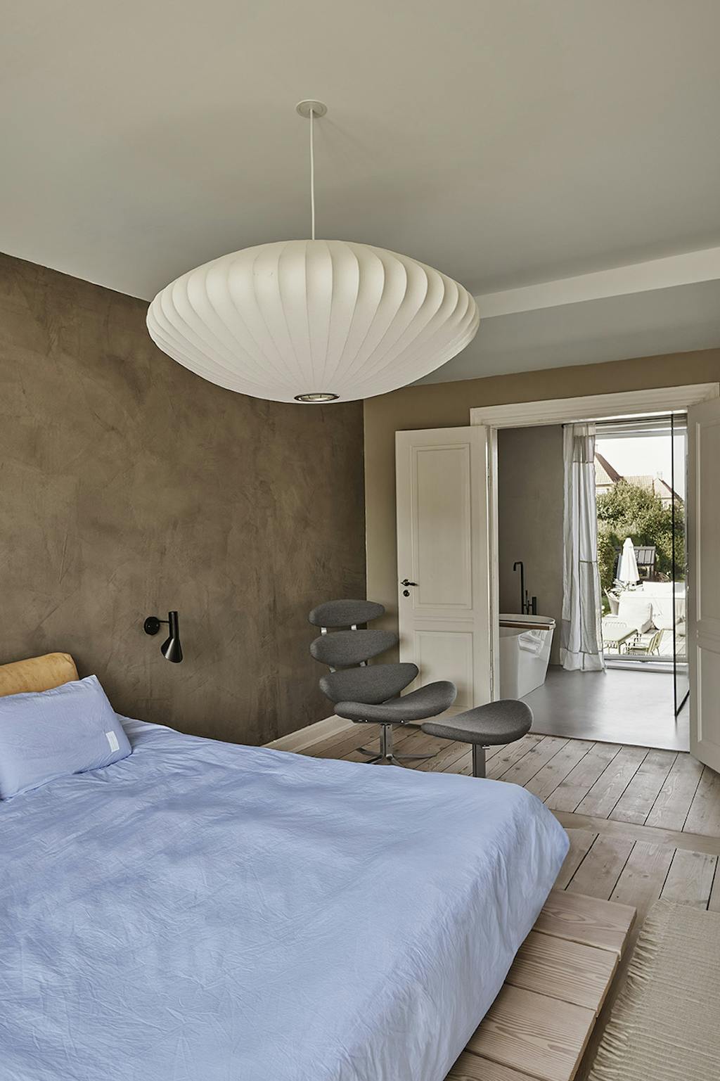 Soveværelse med George Nelson pendel