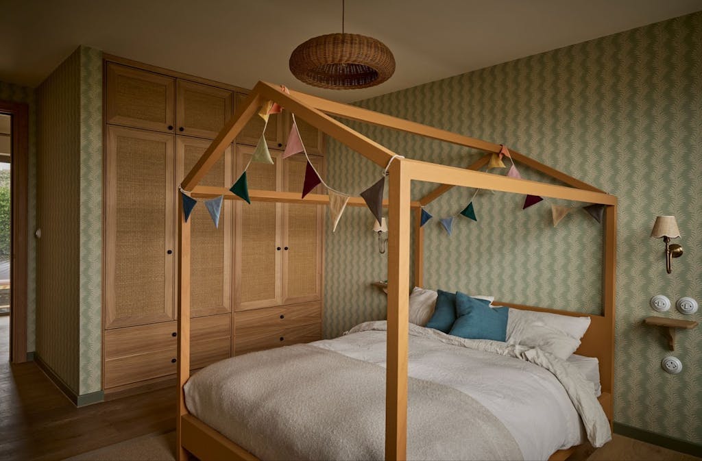 Tweepersoonsbed met vlaggetjes voor kinderen Tweepersoonsbed met vlaggetjes voor kinderen