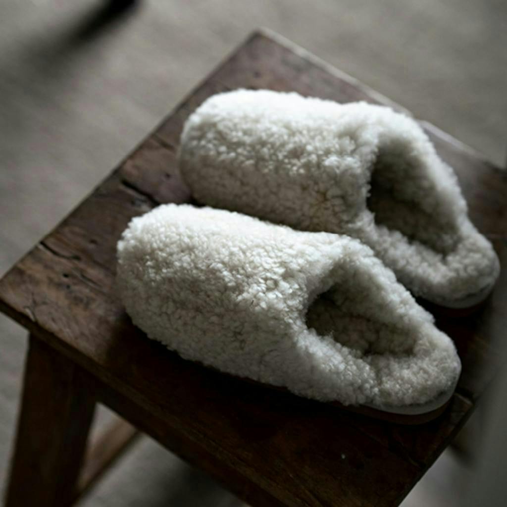 gave til henne tøfler