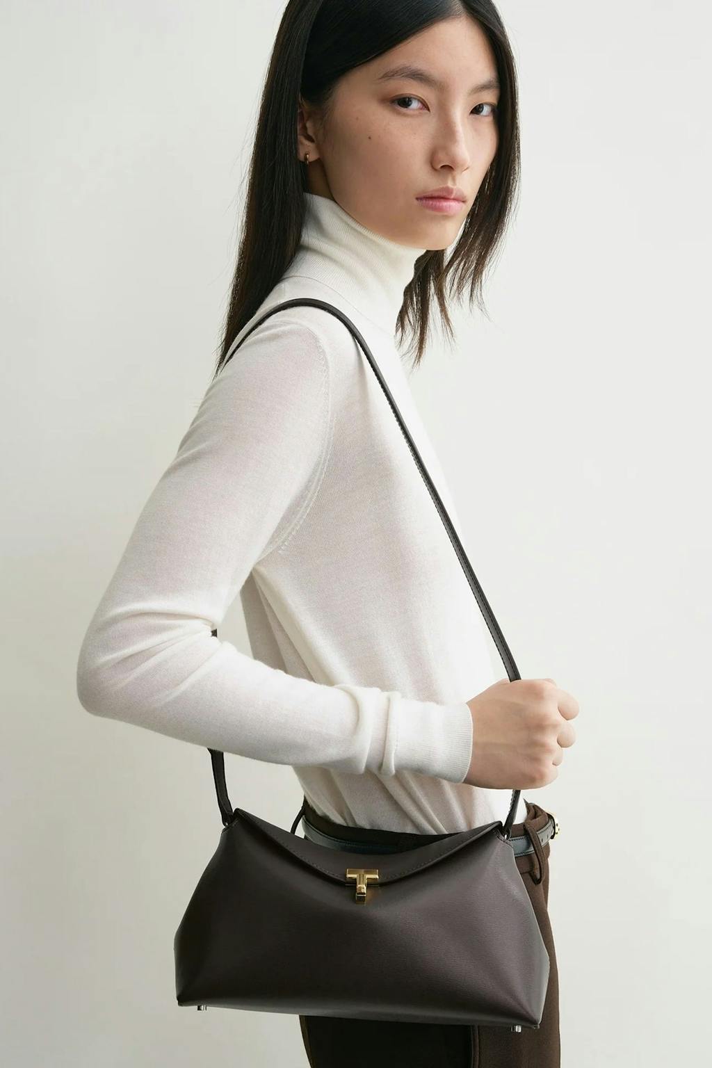 gave til henne Toteme veske