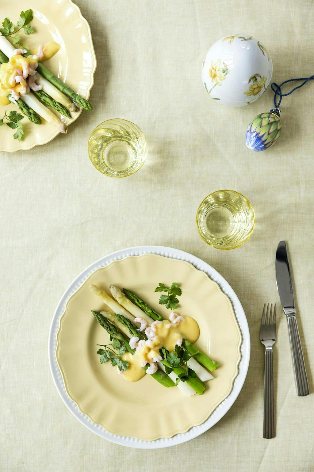 hvit asparges med reker