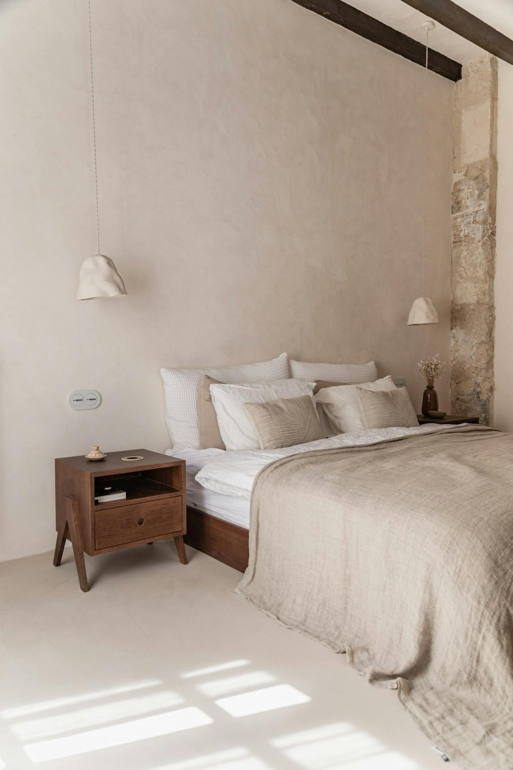 Soverom i lyse toner