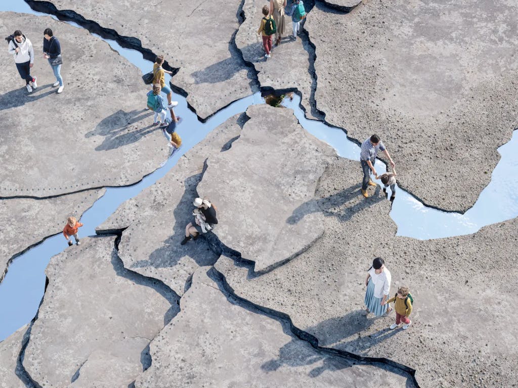 Byrum med vandløb og betonøer og mennesker Byrum med vandløb og betonøer og mennesker