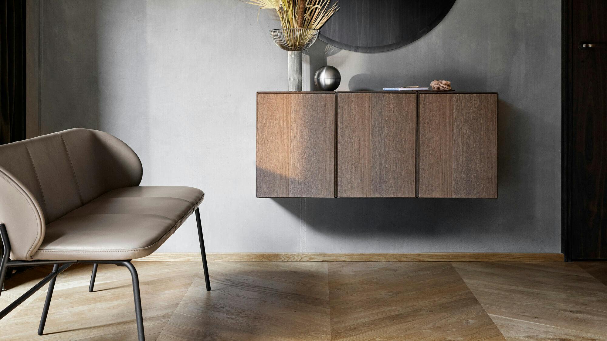 stor kommode til veggen