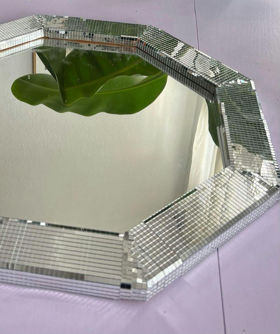 speil med disco-fliser