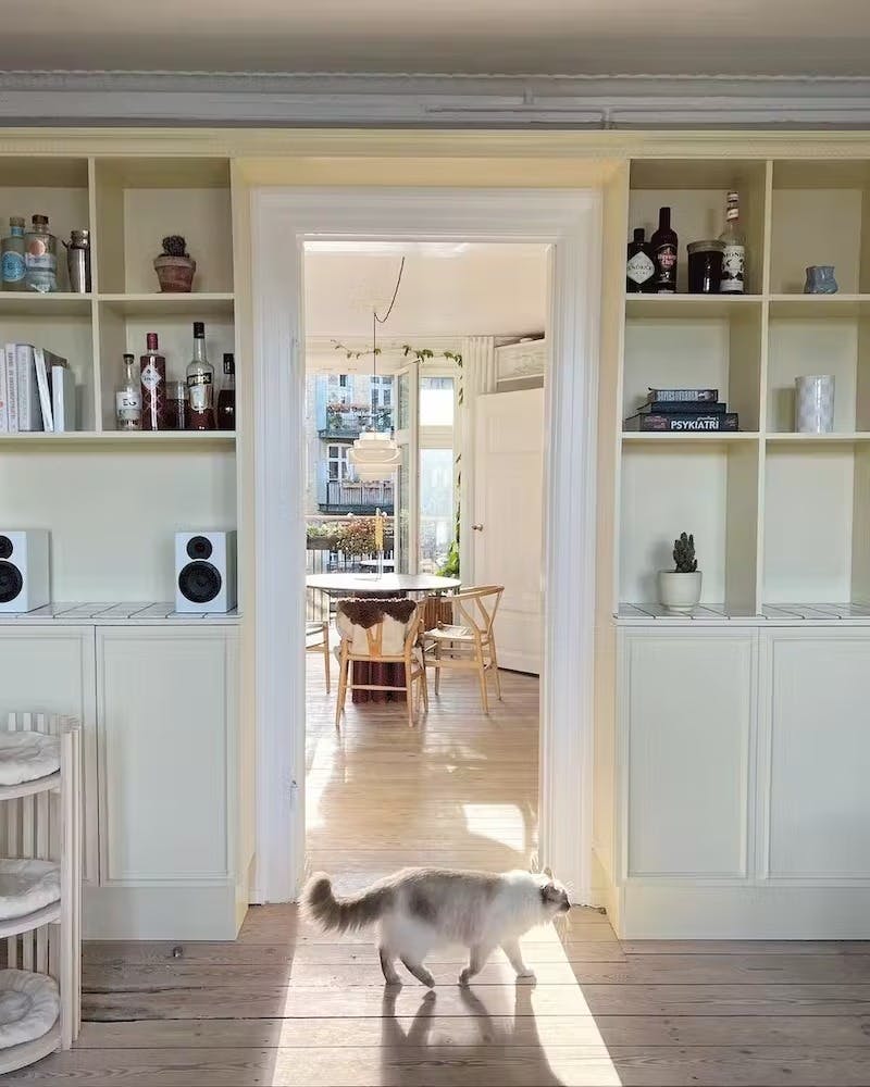 hjemmelaget bokhylle