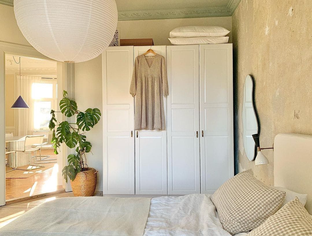 Soveværelse med rå vægge