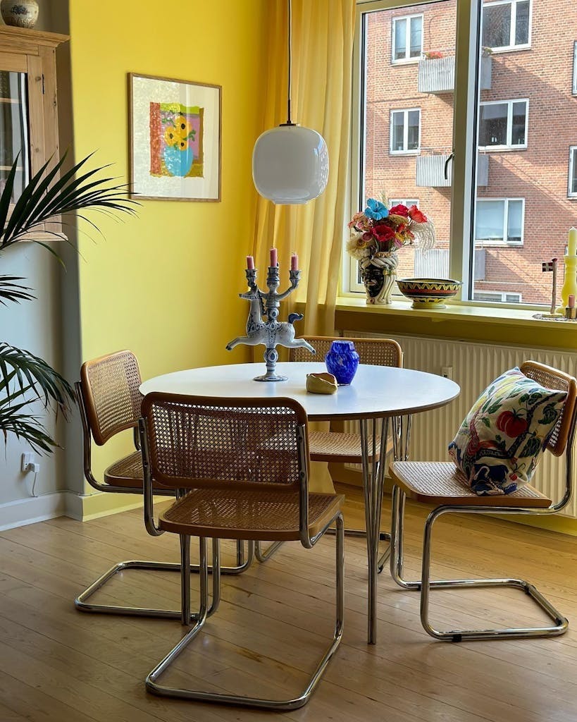 farger og humor preger vibeke sitt hjem